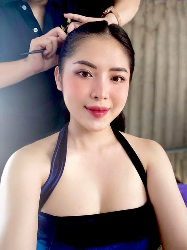 Phan Quế Chi luôn duy trì năng lượng rạng rỡ trong mỗi chuyến bay, nụ cười toả nắng của nữ tiếp viên hàng không xinh đẹp lan toả tinh thần tích cực tới những người xung quanh.