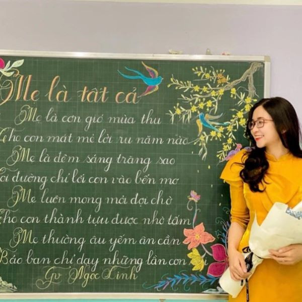 Những ngày gần đây, trên mạng xã hội lưu truyền “chóng mặt” hình ảnh bài dự thi viết chữ đẹp của một cô giáo trẻ tỉnh Nghệ An. Trong bức ảnh, tấm bảng đơn điệu như được thổi hồn bằng những con chữ uốn lượn nắn nót, trau chuốt đẹp mê ly.