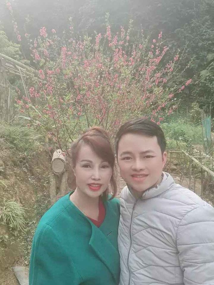Ở những ngày tiếp theo, cô dâu 62 tuổi liên tục cập nhật hình ảnh mới nhất của mình đến mọi người.