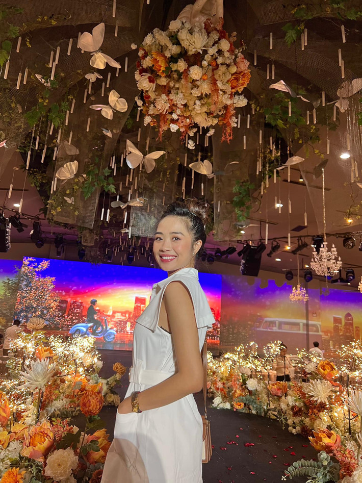 Thu Trang thường xuyên chia sẻ những "câu chuyện nghề bay", chia sẻ những khoảnh khắc thú vị trong công việc, các chuyến du lịch của bản thân trên nền tảng TikTok. Bản thân cô nàng thấy rất vui và hạnh phúc khi được các bạn trẻ tương tác, yêu mến, theo dõi.
