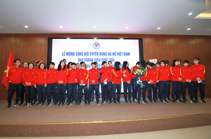 Sau khi trở về từ Ấn Độ với thành quả là tấm vé tới World Cup bóng đá nữ Thế giới được tổ chức năm 2023 tại Australia và New Zealand, đội tuyển nữ Việt Nam đã được đón tiếp nồng hậu.