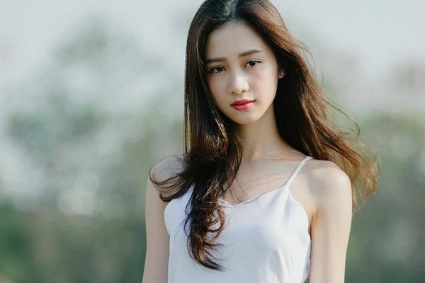 Nổi tiếng nhờ hình ảnh "hot girl trà sữa", thời gian đầu Jun Vũ xây dựng hình ảnh dễ thương.