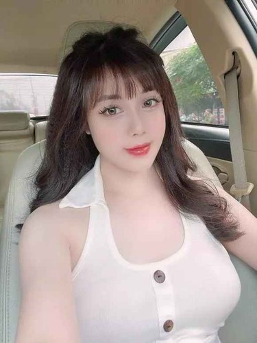 Âu Hà My (SN 1994) đến từ Hà Nội, nổi tiếng từ năm 2015 với hình ảnh quyến rũ, xinh đẹp khi làm giám thị coi thi đại học.