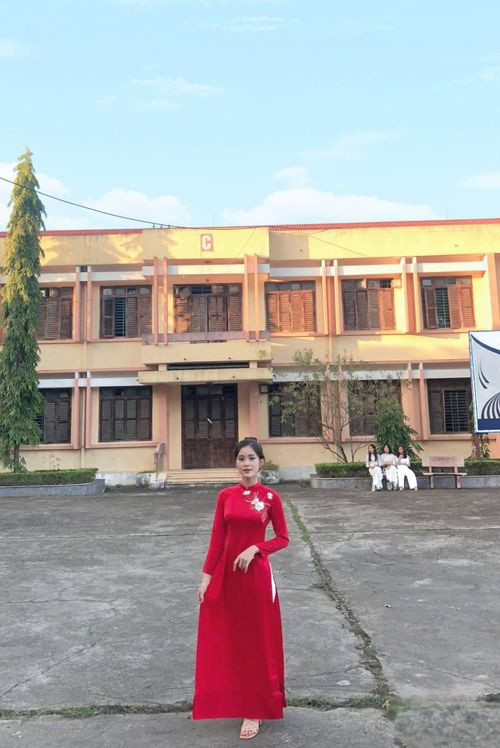 “Dù rất hòa đồng với mọi người nhưng mình lại khá ngại giao tiếp chốn đông người. Khi bị mọi người đánh giá không tốt, mình cảm thấy rất tự ti và xuất hiện những cảm xúc tiêu cực”, 10X chia sẻ.
