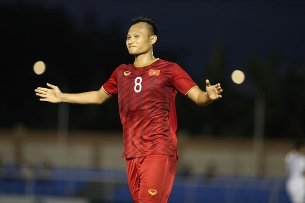Theo tìm hiểu chấn thương của Trọng Hoàng không thể tiến hành phẫu thuật mà phải thực hiện các liệu pháp khác nhau, thậm chí là đông y để điều trị. Tuy sẽ rất khó để giúp anh hồi phục hoàn toàn, song cầu thủ 33 tuổi vẫn cố gắng chạy vạy khắp nơi để chữa trị, với ước nguyện có thể khoác áo Sông Lam Nghệ An trong những năm cuối đời cầu thủ.
