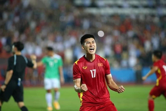 Sự đa năng của cầu thủ U23 Việt Nam này càng tỏ ra hữu ích khi HLV Park Hang Seo sẽ phải thi đấu ở mật độ rất dày tại SEA Games.