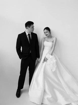Trước những bán tín bán nghi của dân tình, người trong cuộc không có bất kỳ phản hồi nào liên quan đến vấn đề này. Cho tới hôm nay, Salim đã chính thức công khai tin vui đến mọi người.