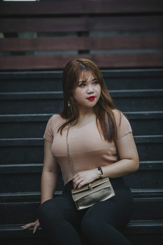 Việc có đôi gò bồng đào ngoại cỡ khiến bản thân Thu Trang gặp không ít khó khăn trong lựa chọn trang phục, sức khỏe, quá trình vận động.