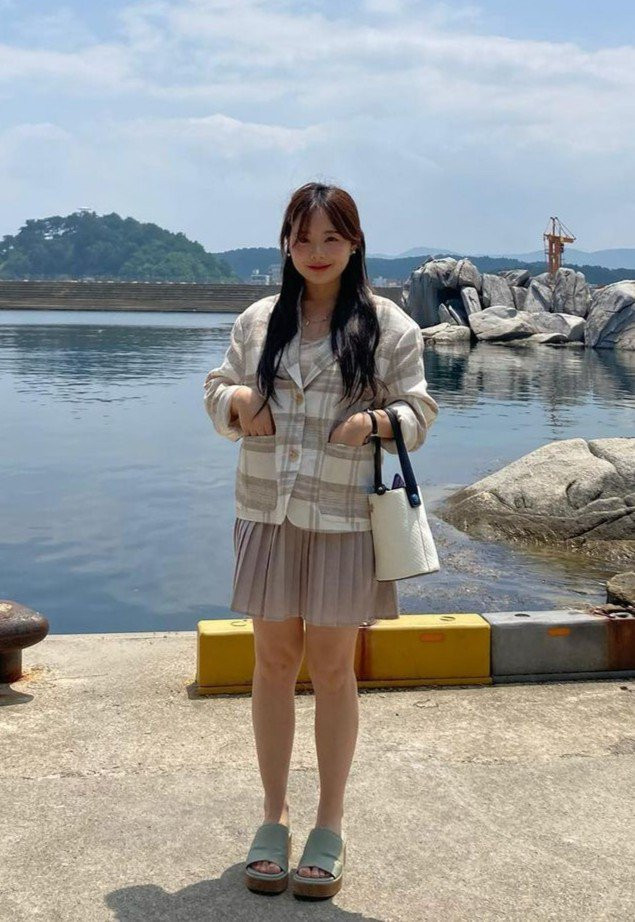 Vì không kiềm chế được cơn nóng giận mà tôi đã làm một việc hết sức điên rồ là hỏi mọi chàng trai đã từng thổ lộ tình cảm với tôi rằng liệu họ có muốn hẹn hò với tôi không?" Hot mom đình đám Hàn Quốc cho biết thêm.