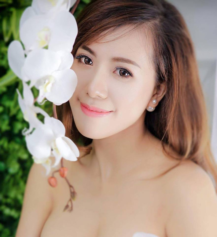 Tháng 5/2014, Mai Thỏ bất ngờ "theo chồng bỏ cuộc chơi". Tháng 11/2014, cô nàng hạ sinh con gái đầu lòng, đặt tên là Thảo Nhi.