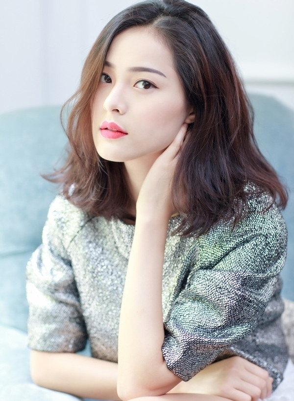 Sắp tới, mục tiêu của Hạ Vi là có thể xây dựng công việc kinh doanh riêng ở mảng mỹ phẩm. Cô cũng sẽ tập trung hơn cho hoạt động làm mẫu ảnh, xen vào đó là học hỏi kinh nghiệm diễn xuất thông qua các bộ phim.