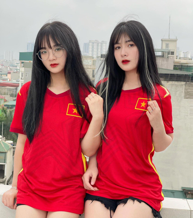 Trên trang TikTok của mình, Gấm Kami thường sáng tạo những nội dung liên quan đến thế mạnh của mình trong bộ môn bida. Bên cạnh đó, cô cũng kết hợp với Quỳnh Alee thực hiện những clip tình huống, tạo dựng và thu hút được lượng người xem "khủng".