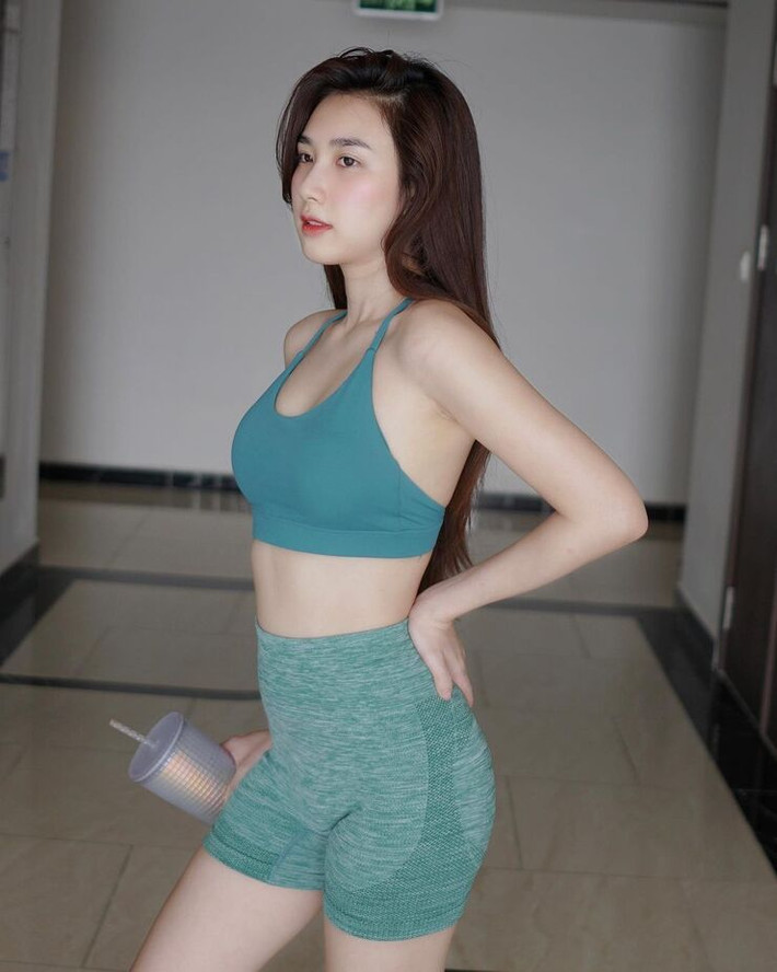 Thanh Meo nổi bật với gương mặt xinh đẹp cùng vóc dáng cân đối. Trên trang cá nhân, cô có chia sẻ hình ảnh lui tới phòng tập.