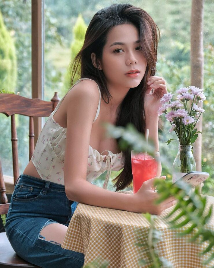 Đồng thời, Thúy Hằng đi ngủ trước 23h. Đây là điều quan trọng nhưng nhiều bạn trẻ không để ý.