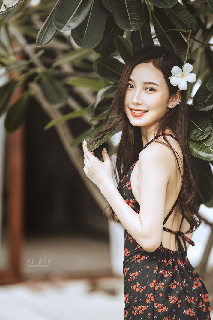 Cùng ngắm thân hình chuẩn chỉnh và nhan sắc tuyệt phẩm của hot girl Sitapha Uttaburanont.