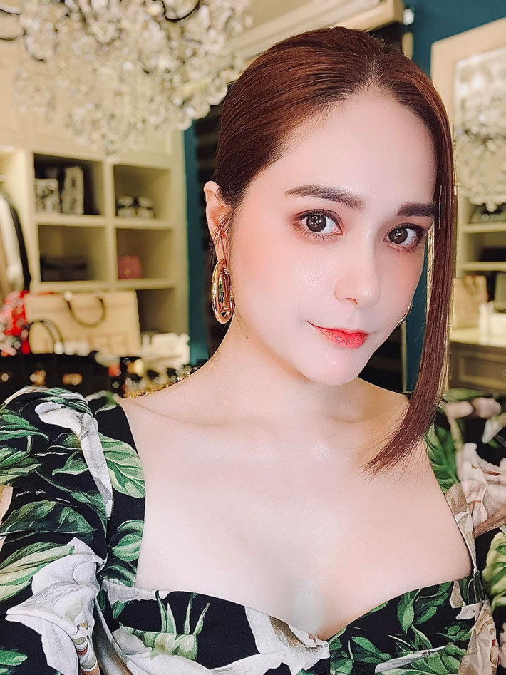 Nếu trước đây, sắm sanh những món hàng hiệu có giá trị cao thường bị cho là lãng phí hoặc "tiêu sản" nhưng với trường hợp này của Đoàn Di Băng thì được coi là mức đầu tư ra giá trị cao.
