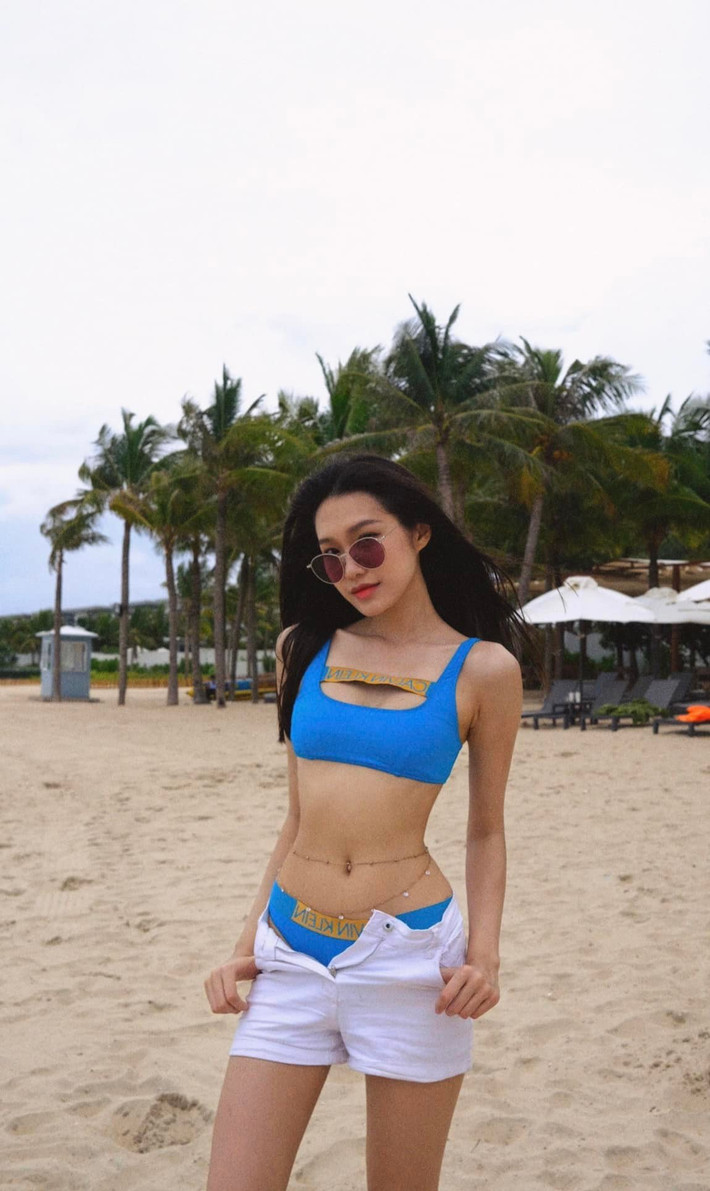 Gây ấn tượng với khán giả bởi hình ảnh nữ tính, ngọt ngào, mới đây, bạn gái Đoàn Văn Hậu là Doãn Hải My khiến mọi người bất ngờ khi đăng tải loạt ảnh nóng bỏng trên trang cá nhân