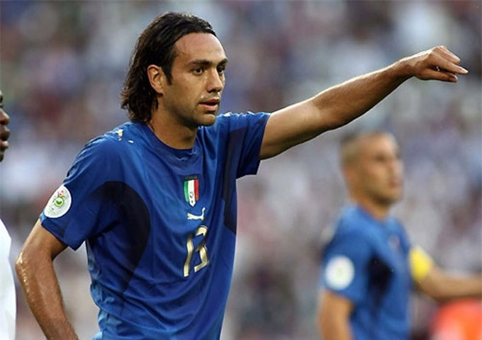 Nesta cùng với Fabio Cannavaro từ lâu đã được thừa nhận là những trung vệ xuất sắc nhất của làng túc cầu thế giới.