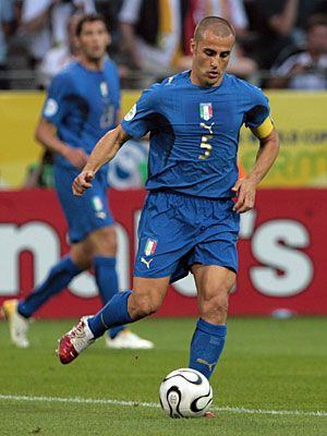 Theo thời gian, Italia đã sản sinh ra nhiều trung vệ nhưng chưa một ai vươn tới đẳng cấp của Cannavaro.