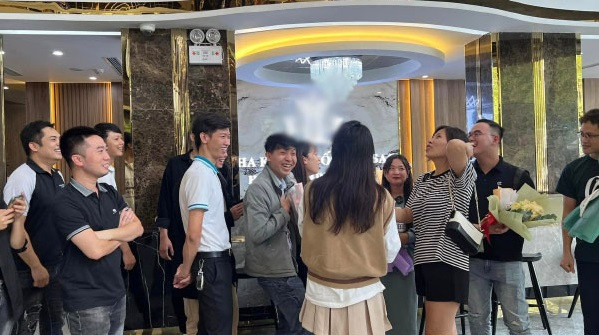 Số đông cũng rất lo lắng cho Dua, không biết từ nay về sau cô bé sẽ sống ở đâu, quyết định như thế nào.