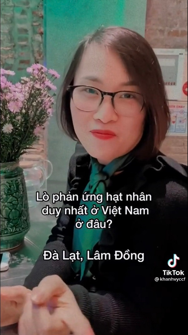 Mới đây, Khánh Vy lại khiến cư dân mạng được một phen ngỡ ngàng khi đăng tải đoạn clip “check” hai người chị gái trên nền tảng TikTok.