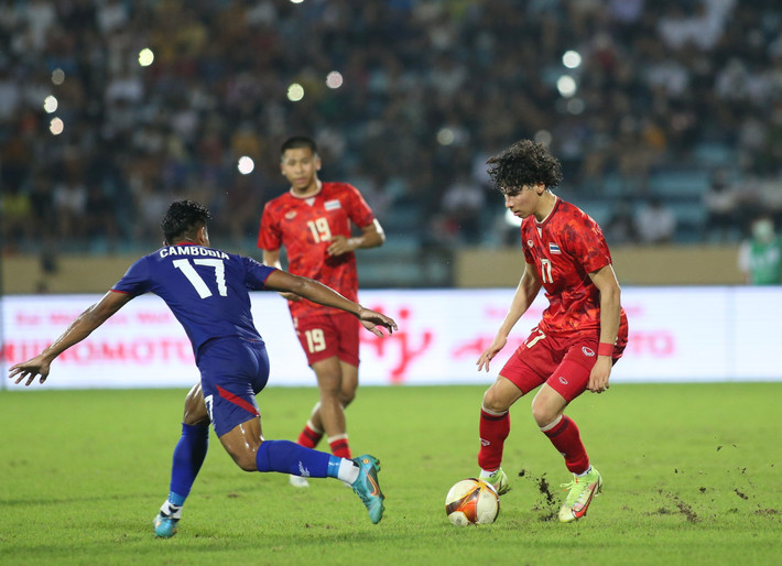 Lượt trận 3 bảng B môn bóng đá nam SEA Games 31 diễn ra với trận đấu tâm điểm là cuộc đối đầu giữa U23 Thái Lan và U23 Campuchia.