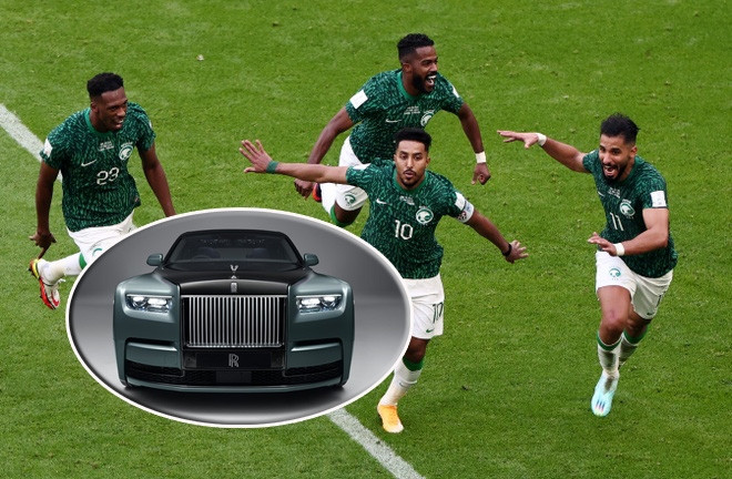 Theo đó, Thái tử Mohammed bin Salman đã quyết định thưởng mỗi cầu thủ một chiếc siêu xe Rolls Royce. Giá trị của mỗi chiếc Rolls Royce dao động từ 460.000-500.000 USD. Như vậy, ước tính, tổng chi phí cho "gói quà" này lên tới hơn 13 triệu USD.