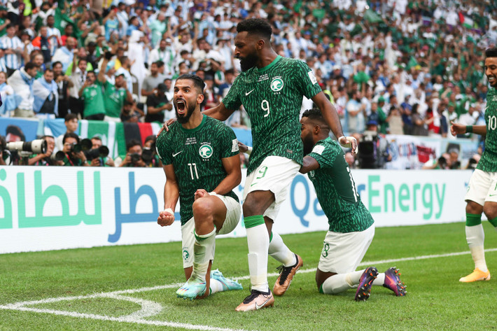 Ở trận đấu thứ hai vòng bảng World Cup, Saudi Arabia sẽ đụng độ với Ba Lan. Trận đấu này diễn ra vào lúc 20h00 ngày 26/11. Hiện tại, đội bóng Tây Á đang tạm dẫn đầu bảng C với 3 điểm. Đứng thứ hai là Ba Lan và Mexico khi có cùng 1 điểm. Argentina xếp cuối bảng khi chưa có điểm nào.