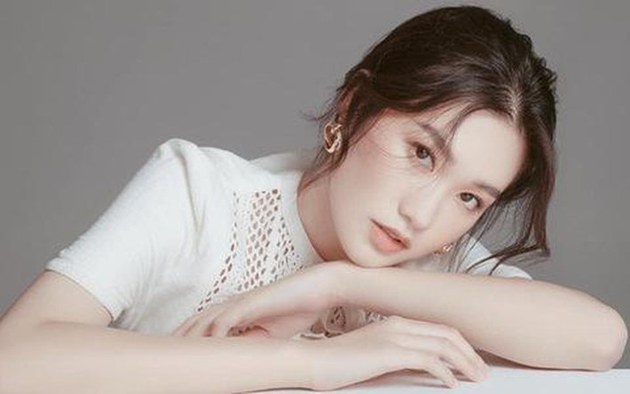 Trên trang cá nhân, Doãn Hải My thường xuyên khoe những tấm ảnh 1 mình đầy xinh đẹp. Nhưng fan vẫn liên tục nhắc đến Đoàn Văn Hậu ở phần bình luận ảnh của người đẹp.