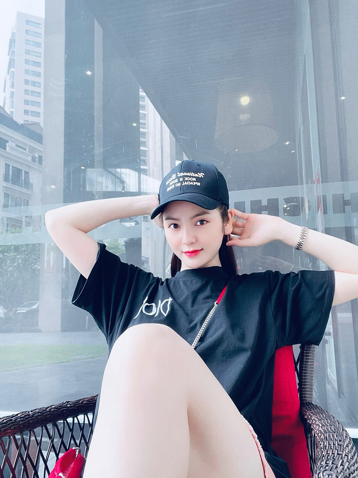Bởi thế, không lạ gì khi Chu Thanh Huyền lọt vào danh sách các hot girl có hàng chục nghìn lượt theo dõi dù không phải người trong showbiz.