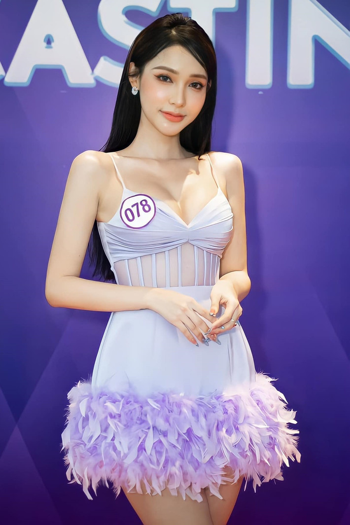 Trần Khởi Minh là gương mặt hot girl chuyển giới được nhiều người chú ý sau khi xuất hiện tại vòng sơ khảo Miss International Queen Vietnam hồi đầu tháng 10 ở TP HCM.