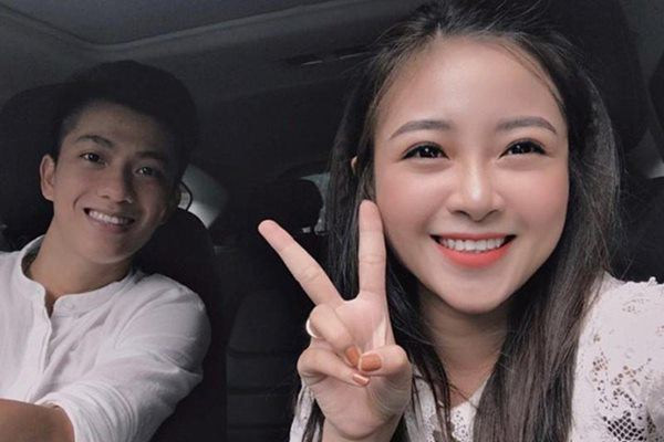 Vợ chồng cầu thủ Phan Văn Đức thường xuyên chia sẻ những khoảnh khắc ngọt ngào, lãng mạn bên nhau.