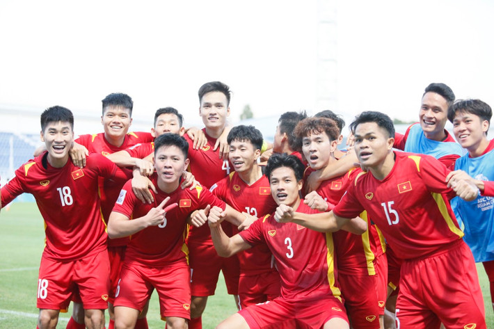 7 phút sau lợi thế hơn người, U23 Việt Nam đưa trận đấu về lại vạch xuất phát. Phút 83, Tuấn Tài căng ngang từ cánh trái hiểm hóc cho Tiến Long dứt điểm bằng má ngoài chân phải tung lưới U23 Hàn Quốc, đưa trận đấu trở lại vạch xuất phát.