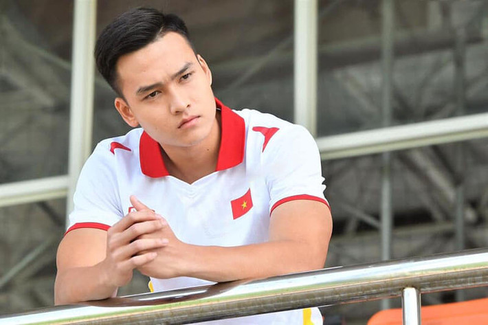 Vừa qua, Bùi Hoàng Việt Anh có lối chơi ấn tượng trong SEA Games 31, được ví như những lá chắn thép nơi hàng phòng ngự.