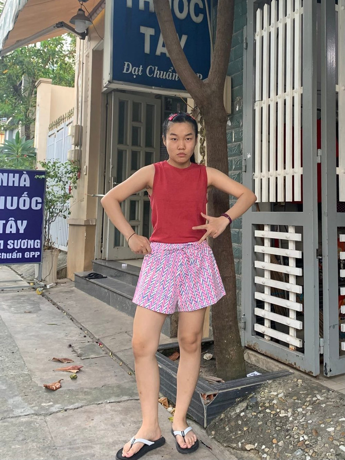 Một số khác lại cho rằng TikToker Lê Thụy vốn gắn liền với những video chia sẻ hình ảnh tự tin như vậy nên cô để thế cũng là điều dễ hiểu.
