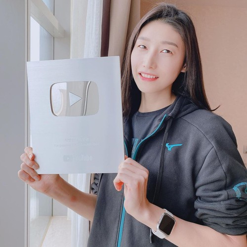 Không chỉ cao, đẹp và giỏi, cô gái 33 tuổi còn "giàu sụ" với khối tài sản lên tới hàng triệu USD sau nhiều năm miệt mài thi đấu.