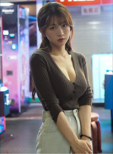 "Ám ảnh đến mức trước khi ngủ chị cũng phải nghĩ xem mình cần làm gì, sáng dậy cũng nghĩ mình sẽ làm gì...để hôm nay tốt hơn ngày hôm qua. Đối với chị những bình luận tiêu cực lại là nguồn động lực dồi dào để ngày một hoàn thiện bản thân mình hơn...