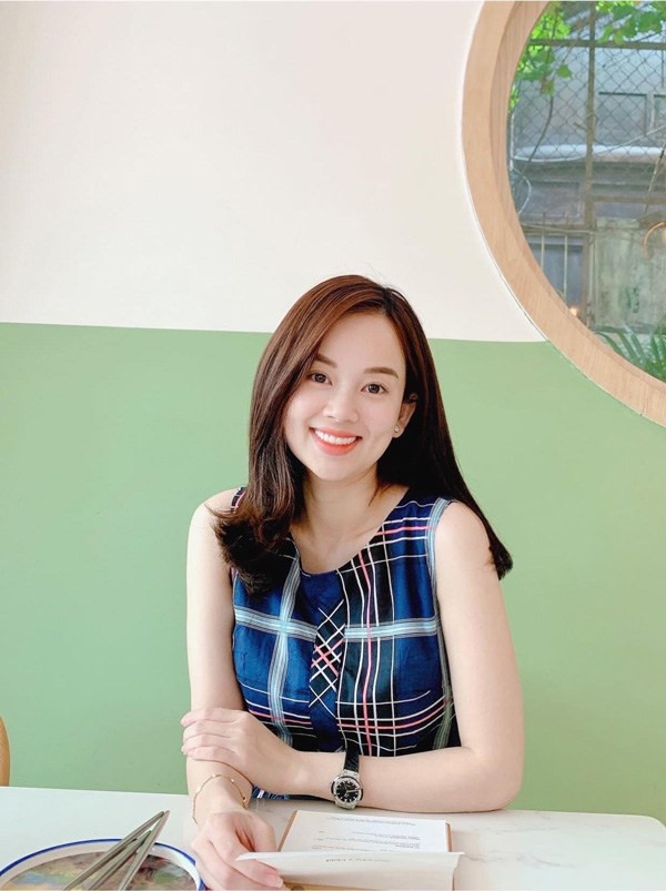 Dù hơn mẹ bé Khoai Tây 1 tuổi nhưng theo quan hệ trong gia đình, Diệp Lâm Anh phải gọi Ly Kute là chị.