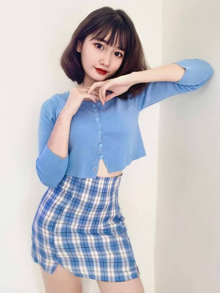 Thậm chí theo đánh giá của nhiều người xem, khi đứng cạnh các KOL khác, Vũ Thị Khánh Huyền dường như bị "chìm nghỉm" trong dàn sắc đẹp.