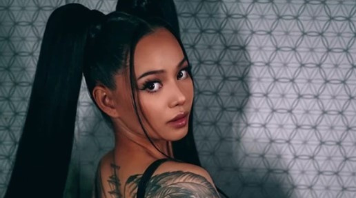 Bella Poarch là chủ kênh TikTok có lượt theo dõi lên đến 88,1 triệu tính đến ngày 2/3/2022, cũng là cá nhân có lượng người follow cao thứ 4 trên nền tảng mạng xã hội này, chỉ đứng sau Charli D'Amelio, Khaby Lame và Addison Rae.