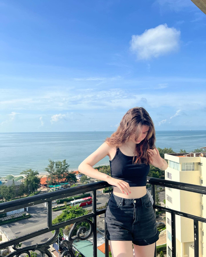 Dẫu vậy, Thanh Giang vẫn có lúc cảm thấy sợ Yến Xuân "bằng chết". "Không biết lúc nào chị vui hay bực. Sợ chết đi được", nữ PT trong cảm nhận em gái Đặng Văn Lâm.