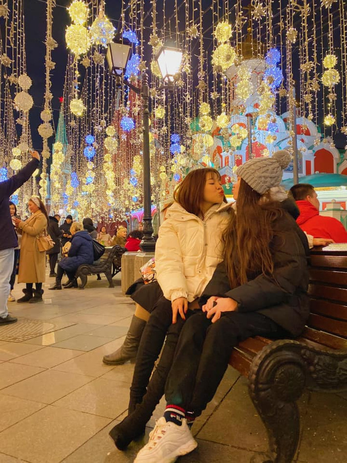 Đáp lại, Yến Xuân hóm hỉnh cho hay: "Em cũng sợ em nữa" hay tự nhận bản thân "hiền muốn chết" mà ai cũng bảo sợ.