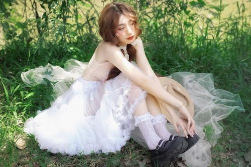 Nhờ công việc mẫu ảnh, Thoại Quyên có cơ hội được tiếp xúc với rất nhiều anh, chị, những người bạn giỏi, tài năng trong ngành nghệ thuật.