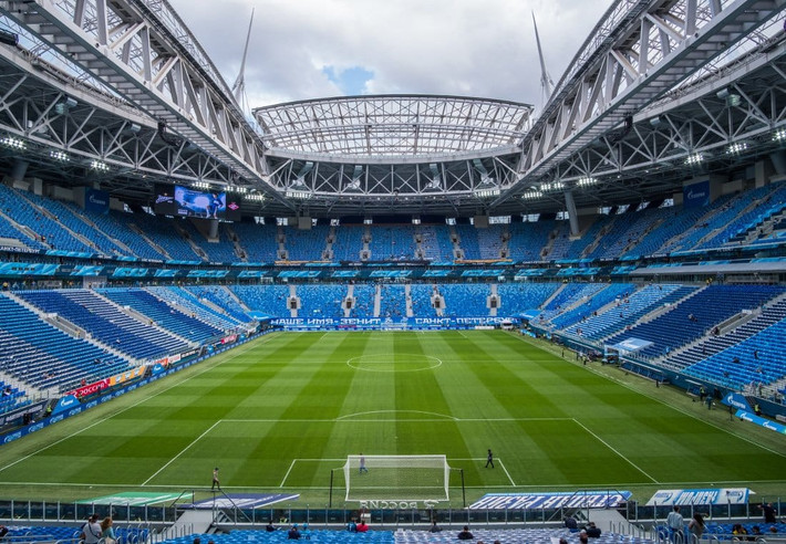 Trước khi SVĐ được đặt tên là Saint-Peterburg vào tháng 10 năm 2015, sân được biết đến với các tên gọi là Zenit Arena, Gazprom Arena và Piter Arena.