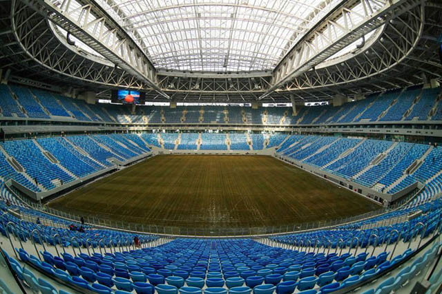 Krestovsky là một SVĐ có mái che có thể thu vào với mặt sân có thể thu vào nằm ở phía tây của Đảo Krestovsky ở Sankt-Peterburg, Nga.