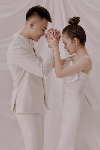 Trước đó, Huyền My và diễn viên Anh Tú đã làm lễ ăn hỏi và tiệc báo hỷ tại Nghệ An vào đầu tháng 5 vừa qua.