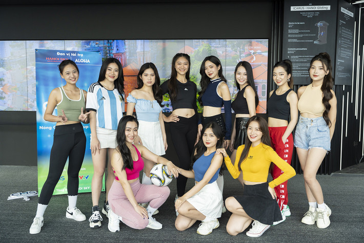 Dàn gái xinh sẵn sàng hoà nhịp cùng các trận đấu tại VCK World Cup 2022.