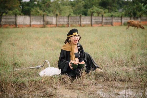 Vì muốn ghi lại khoảnh khắc có “1-0-2” trong cuộc đời mình, mẹ bầu này đã quyết định hóa thân luôn thành Trư Bát Giới.