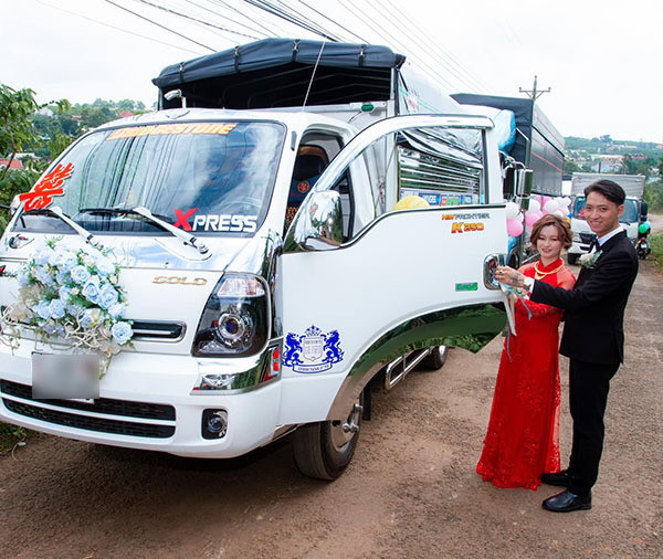 Của theo chủ nhân của màn rước dâu đặc biệt này cho biết thêm, từ khâu chuẩn bị cho đến hoàn thành đều được diễn ra trong một buổi sáng.