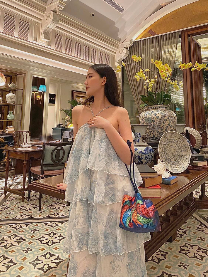Công việc khá bận, thời gian dành cho gia đình, bạn bè của cô bị hạn chế, giờ giấc thất thường hơn mọi người. Song bù lại, Phương Lan được đến nhiều nơi, giao lưu với mọi người, mở mang thêm kiến thức.